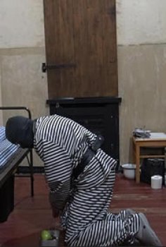 prisonplay_34